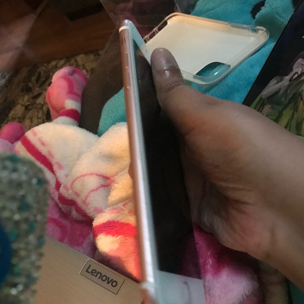 APPLE IPHONE 7 PLUS IN ROSE GOLD